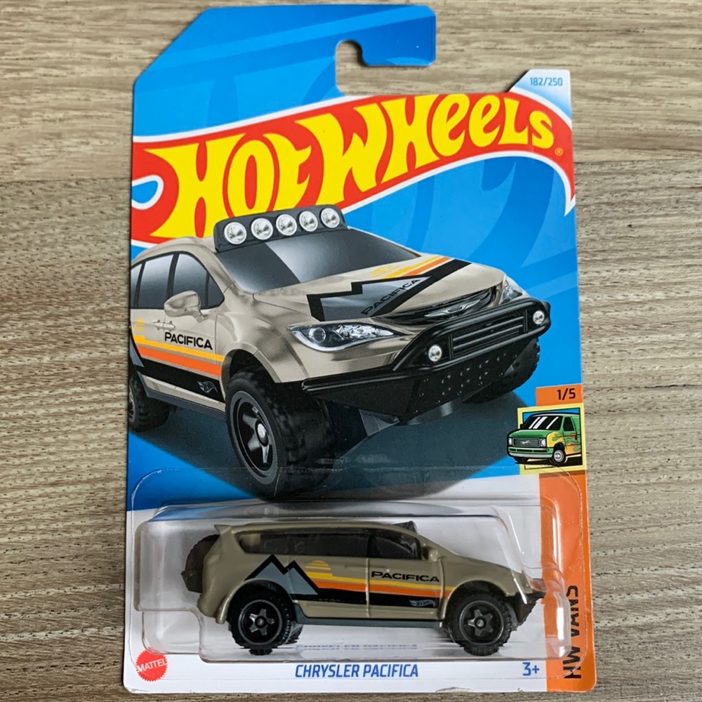 Hot Wheels Chrysler Pacifica Mini Van Hotwheels Diecast Mattel HTB93 New 2024